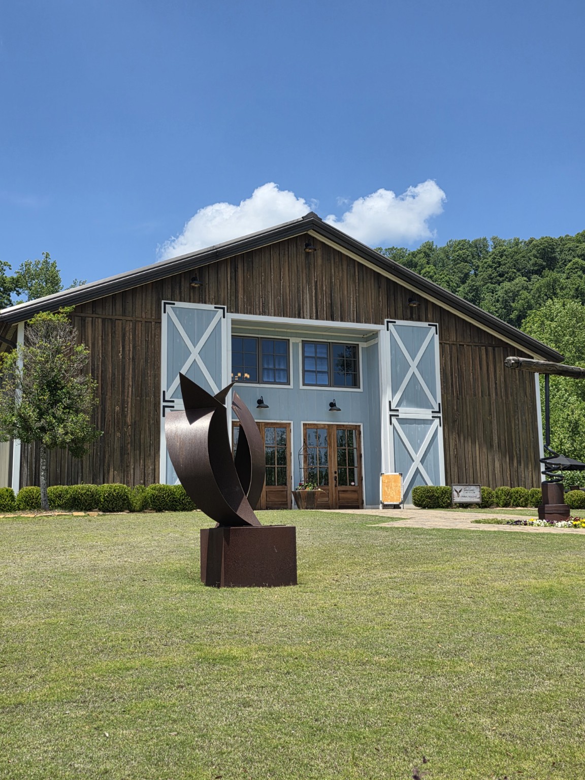 Eagle Mountain Vineyards wine stop